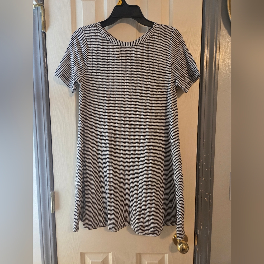 LOFT Black and White Patterned Top